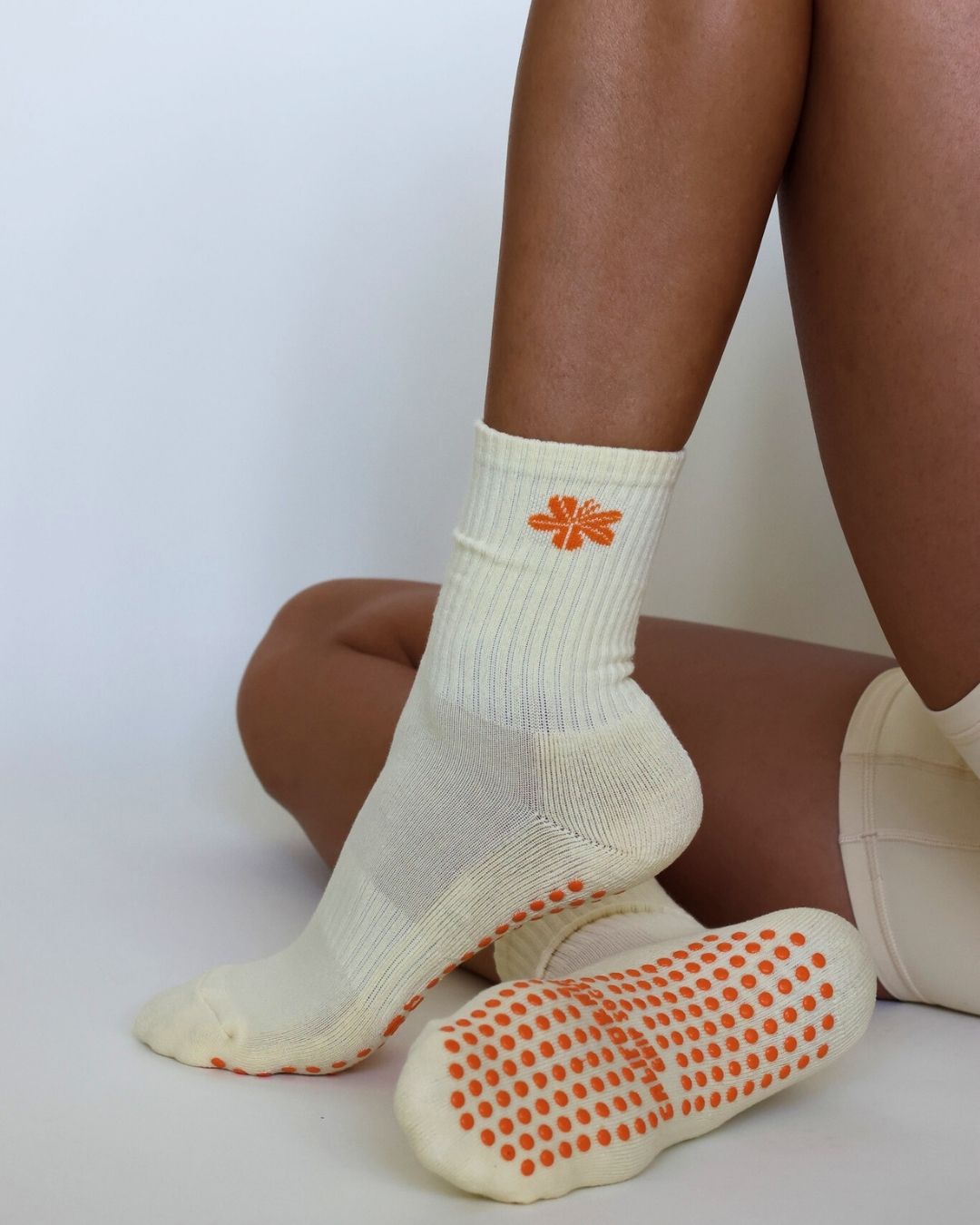 The Tiger Lily Midi Grip Socks