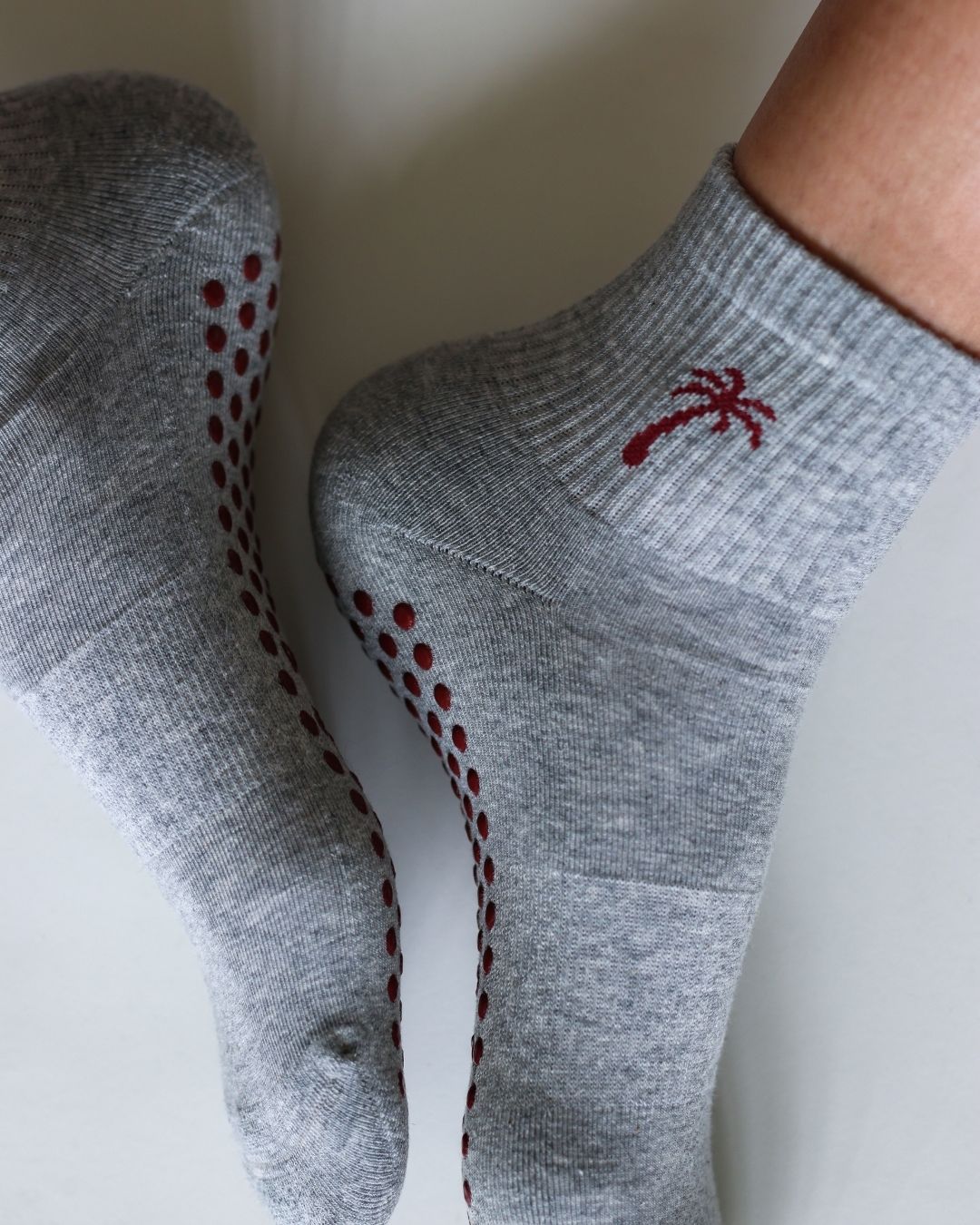 The Palm Shortie Grip Socks - Grey