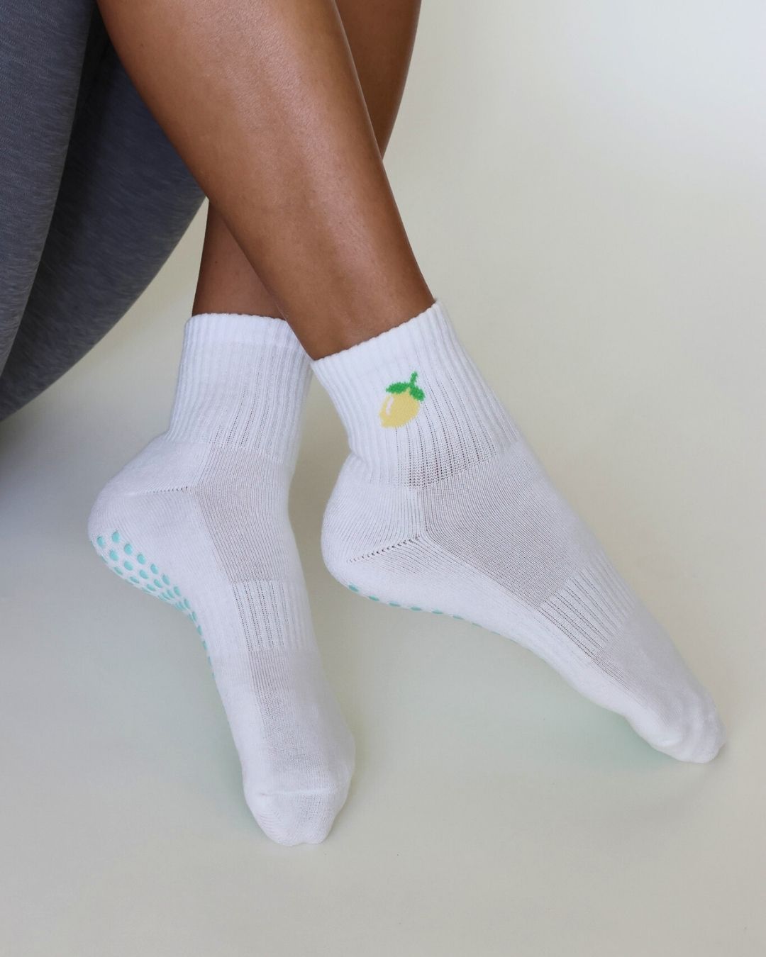 The Lemon Shortie Grip Socks