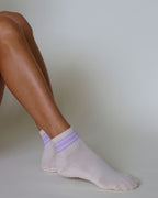 The Retro Shortie Grip Socks - Off White & Lilac