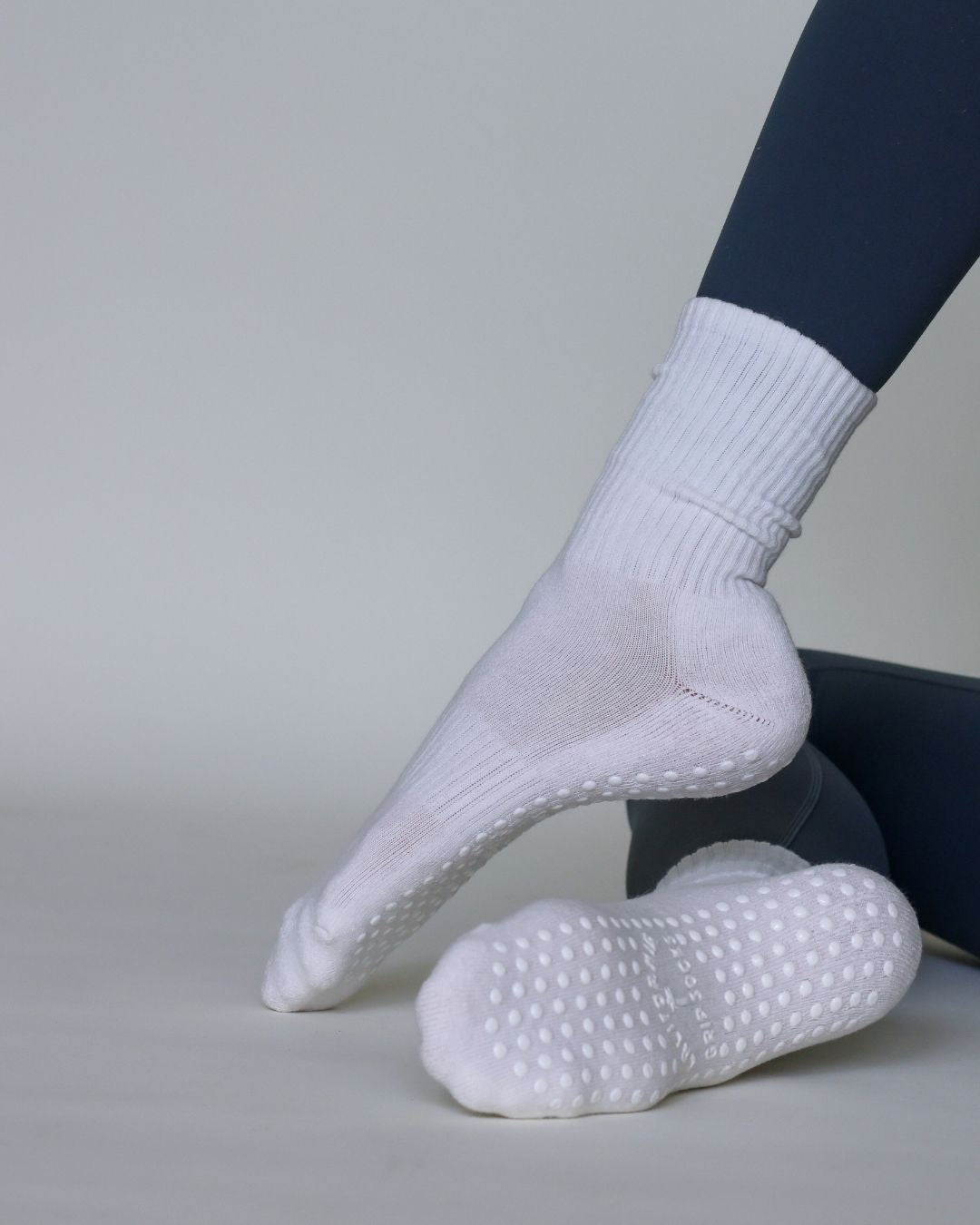 The Everyday Grip Socks - All White