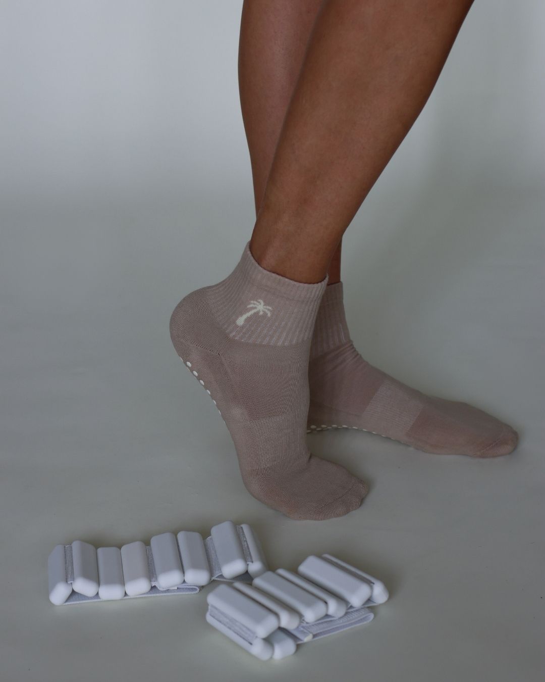 The Palm Shortie Grip Socks - Tan