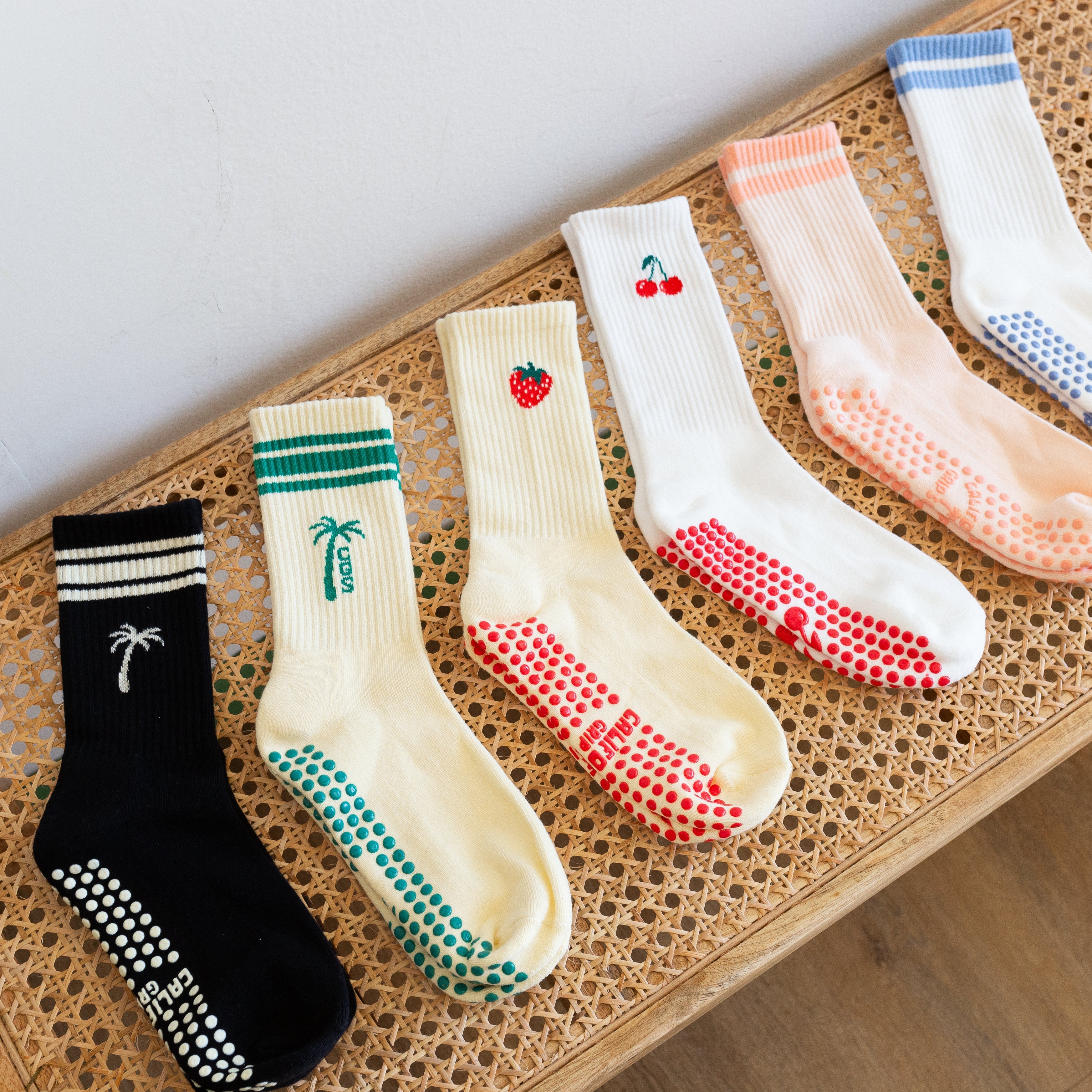 The Palm Grip Socks - Black