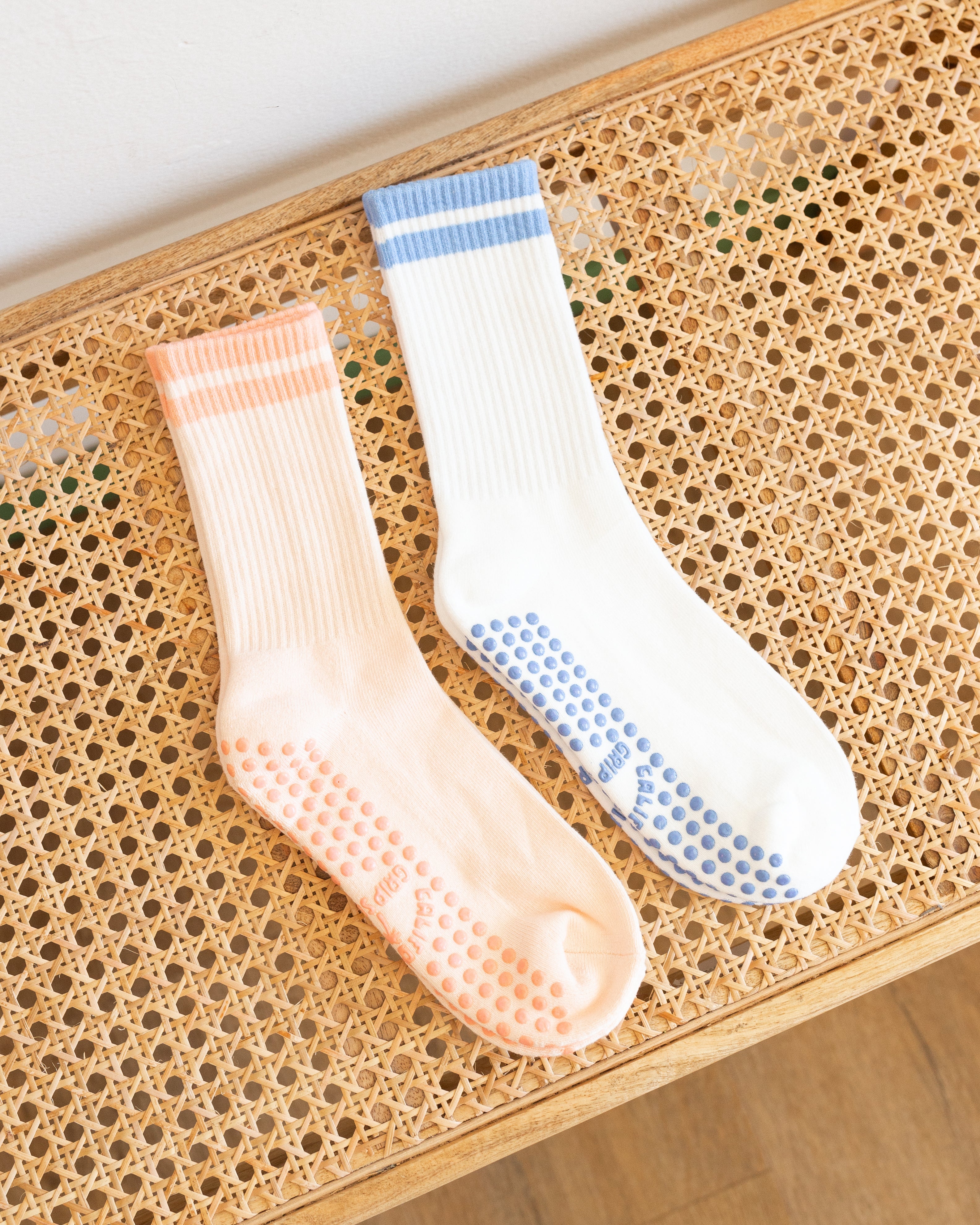 The Classic Grip Socks - Pink Stripes